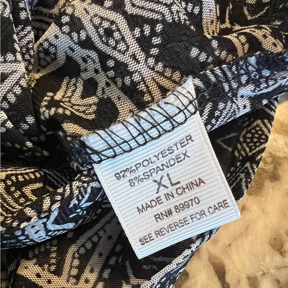 XL Eden & Olivia Patterned Button Down Top Black White Long Sleeve Shirt Women’s - Picture 5 of 9